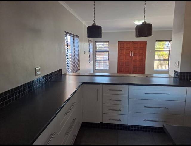 3 BEDROOM PROPERTY TO RENT IN ROOI RIVIER RIF
